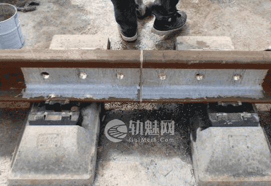 图片[2]-钢轨现场胶粘冻结接头施工工艺-轨魅网