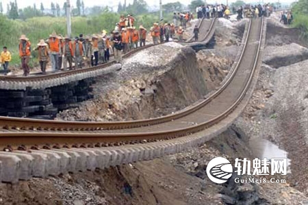 浙江萧甬铁路余姚段路基塌陷事故案例分析