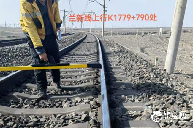 关于车间管内两段波磨钢轨的思考